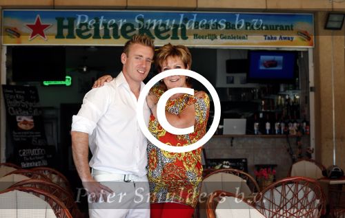 Gran Canaria Las Palmas 9 juli 2012
Marianne Weber zoon en kleinzoon bij de strandtent op Gran Canaria.
Peter Smulders bv