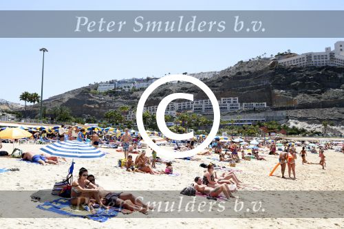 Gran Canaria Las Palmas 9 juli 2012
Marianne Weber zoon en kleinzoon bij de strandtent op Gran Canaria.
Peter Smulders bv