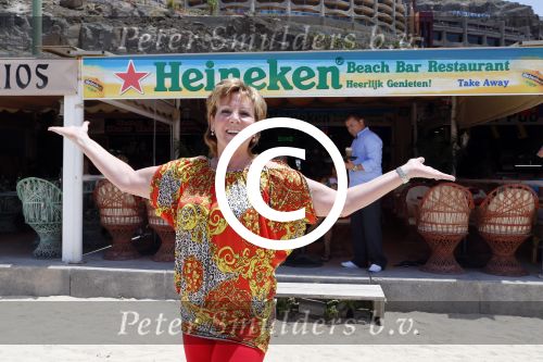 Gran Canaria Las Palmas 9 juli 2012
Marianne Weber zoon en kleinzoon bij de strandtent op Gran Canaria.
Peter Smulders bv