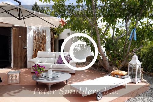 Ibiza 11 juli 2012
Binnen kijken bij de bed and breakfast van Maribelle en haar man Nicolaas Streefkerk.
Peter Smulders bv