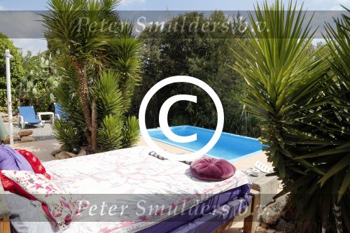 Ibiza 11 juli 2012
Binnen kijken bij de bed and breakfast van Maribelle en haar man Nicolaas Streefkerk.
Peter Smulders bv
