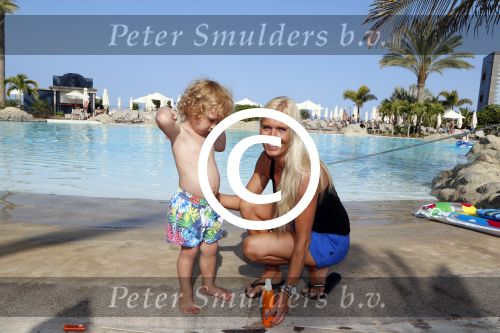 Gran Canaria Las Palmas 9 juli 2012
Frans en Mariska Bauer op zomervakantie met hun zonen Christiaan Frans Jan en Lucas in hotel Villa del Conde.
Peter Smulders bv