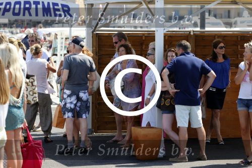 St Tropez 4 augustus 2012
Feestje van Michiel Mol voor zijn 43e verjaardag. Aanwezig oa Harrie Mens met zijn dochters Noor Suze Marloes en Sarah. Ook de ouders van Michiel Jan en ... zijn aanwezig . 
Peter Smulders bv
