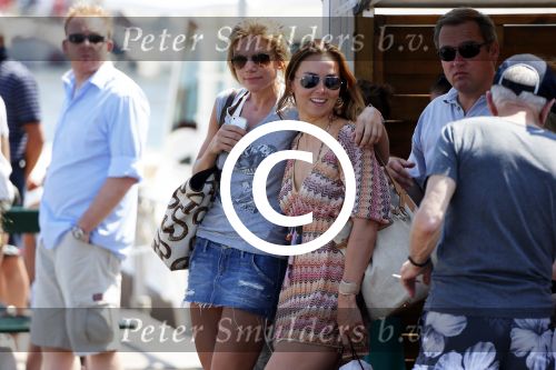 St Tropez 4 augustus 2012
Feestje van Michiel Mol voor zijn 43e verjaardag. Aanwezig oa Harrie Mens met zijn dochters Noor Suze Marloes en Sarah. Ook de ouders van Michiel Jan en ... zijn aanwezig . 
Peter Smulders bv