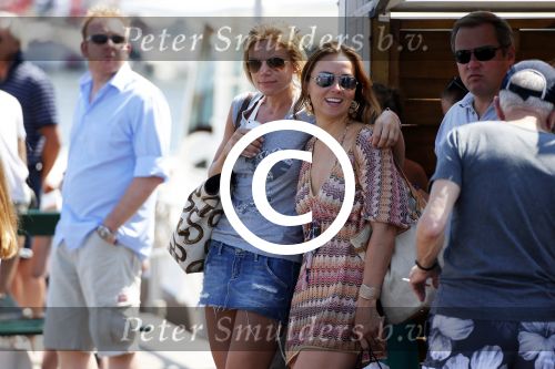 St Tropez 4 augustus 2012
Feestje van Michiel Mol voor zijn 43e verjaardag. Aanwezig oa Harrie Mens met zijn dochters Noor Suze Marloes en Sarah. Ook de ouders van Michiel Jan en ... zijn aanwezig . 
Peter Smulders bv