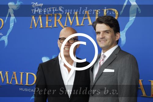 Rotterdam, 16 Juni 2012
Premiere Musical Little Mermaid in het Nieuwe Luxor theater
Maurice Wijnen met zijn partner Ronald den Ouden
Foto Peter Smulders BV
