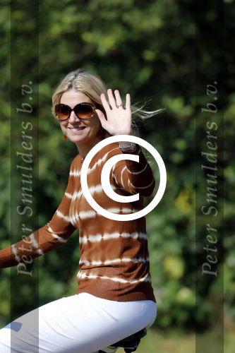 Wassenaar 7 juli 2012
Fotosessie met Prins Willem Alexander prinses Maxima Alexia Ariane en Amalia op landgoed de horsten.
Peter Smulder bv