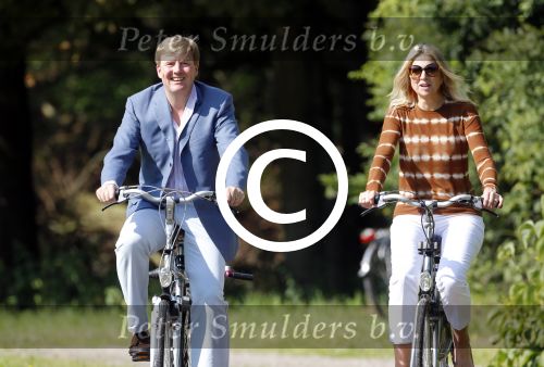 Wassenaar 7 juli 2012
Fotosessie met Prins Willem Alexander prinses Maxima Alexia Ariane en Amalia op landgoed de horsten.
Peter Smulder bv