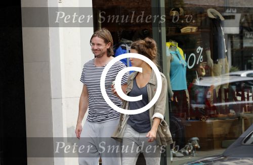 Amsterdam 5 augustus 2012
Merel Westrik met nieuwe vriend Patrick Maes op de pc hooftstraat.
Peter Smulders bv