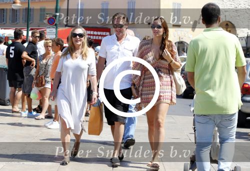 St Tropez 4 augustus 2012
Feestje van Michiel Mol voor zijn 43e verjaardag. Aanwezig oa Harrie Mens met zijn dochters Noor Suze Marloes en Sarah. Ook de ouders van Michiel Jan en ... zijn aanwezig . 
Peter Smulders bv