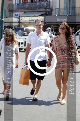 St Tropez 4 augustus 2012
Feestje van Michiel Mol voor zijn 43e verjaardag. Aanwezig oa Harrie Mens met zijn dochters Noor Suze Marloes en Sarah. Ook de ouders van Michiel Jan en ... zijn aanwezig . 
Peter Smulders bv