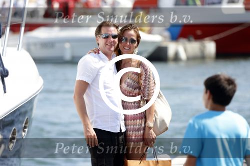 St Tropez 4 augustus 2012
Feestje van Michiel Mol voor zijn 43e verjaardag. Aanwezig oa Harrie Mens met zijn dochters Noor Suze Marloes en Sarah. Ook de ouders van Michiel Jan en ... zijn aanwezig . 
Peter Smulders bv