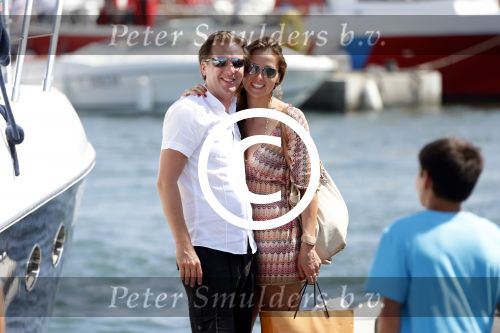 St Tropez 4 augustus 2012
Feestje van Michiel Mol voor zijn 43e verjaardag. Aanwezig oa Harrie Mens met zijn dochters Noor Suze Marloes en Sarah. Ook de ouders van Michiel Jan en ... zijn aanwezig . 
Peter Smulders bv