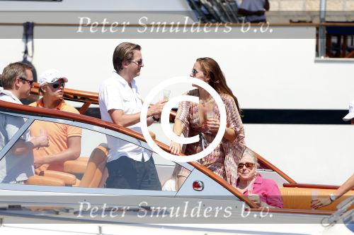 St Tropez 4 augustus 2012
Feestje van Michiel Mol voor zijn 43e verjaardag. Aanwezig oa Harrie Mens met zijn dochters Noor Suze Marloes en Sarah. Ook de ouders van Michiel Jan en ... zijn aanwezig . 
Peter Smulders bv
