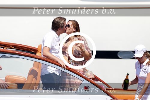 St Tropez 4 augustus 2012
Feestje van Michiel Mol voor zijn 43e verjaardag. Aanwezig oa Harrie Mens met zijn dochters Noor Suze Marloes en Sarah. Ook de ouders van Michiel Jan en ... zijn aanwezig . 
Peter Smulders bv
