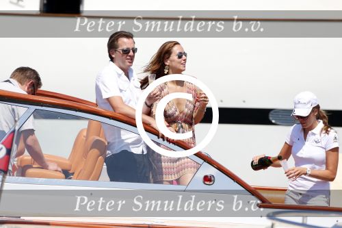 St Tropez 4 augustus 2012
Feestje van Michiel Mol voor zijn 43e verjaardag. Aanwezig oa Harrie Mens met zijn dochters Noor Suze Marloes en Sarah. Ook de ouders van Michiel Jan en ... zijn aanwezig . 
Peter Smulders bv