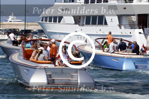 St Tropez 4 augustus 2012
Feestje van Michiel Mol voor zijn 43e verjaardag. Aanwezig oa Harrie Mens met zijn dochters Noor Suze Marloes en Sarah. Ook de ouders van Michiel Jan en ... zijn aanwezig . 
Peter Smulders bv
