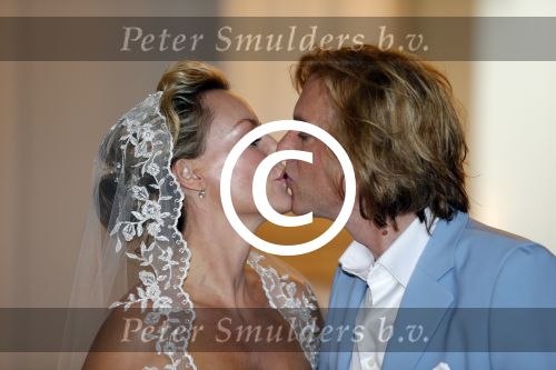 Amsterdam 13 juli 2012
Micky Hoogendijk en Adam Curry trouwen op de supper club boot.
Peter Smulders bv
