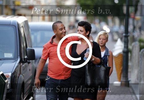 Zaltbommel 25 juli 2012
Mohammed met zijn nieuwe vriendin Patricia en haar kinderen.
Peter Smulders bv