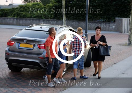 Zaltbommel 25 juli 2012
Mohammed met zijn nieuwe vriendin Patricia en haar kinderen.
Peter Smulders bv