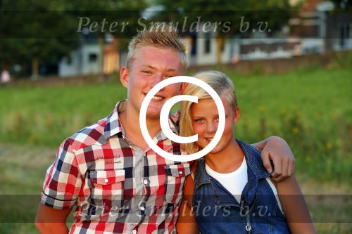 Zaltbommel 25 juli 2012
Mohammed met zijn nieuwe vriendin Patricia en haar kinderen.
Peter Smulders bv