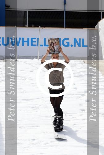 Amsterdam 13 juli 2012
Presentatie Blad Londen ivm olympische spelen met oa Ivo Niehe Erica Terpstra Naomi v As Peter Heerschop Viggo Waas Kim Lammers en Nicolien Sauerbreij bij strand zuid bij de rai.
Peter Smulders bv