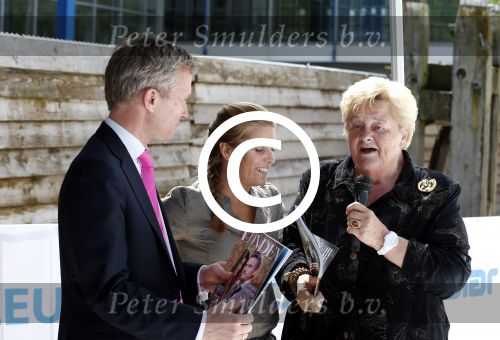 Amsterdam 13 juli 2012
Presentatie Blad Londen ivm olympische spelen met oa Ivo Niehe Erica Terpstra Naomi v As Peter Heerschop Viggo Waas Kim Lammers en Nicolien Sauerbreij bij strand zuid bij de rai.
Peter Smulders bv