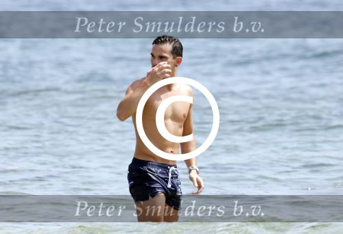 ibiza 1 augustus 2012
Ferry Doedens met zijn nieuwe vriend Nuno Azevedo op het strand bij el seriquito.
Peter Smulders bv