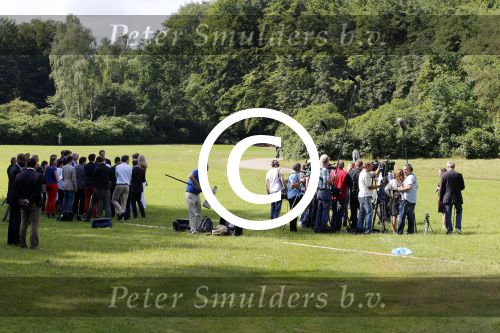 Wassenaar 7 juli 2012
Fotosessie met Prins Willem Alexander prinses Maxima Alexia Ariane en Amalia op landgoed de horsten. pers
Peter Smulder bv