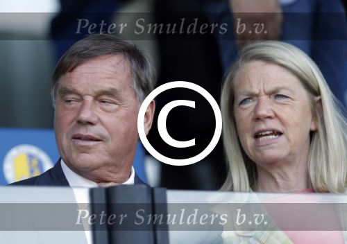 Waalwijk, 11 Augustus 2012
Eerste kompetitiewedstrijd in het nieuwe seizoen 2012/2013 tussen RKC-PSV, eindstand 3-2
Peter Swinkels (Bavaria), samen met zijn vrouw
Foto Peter Smulders BV