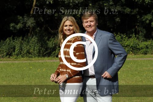 Wassenaar 7 juli 2012
Fotosessie met Prins Willem Alexander prinses Maxima Alexia Ariane en Amalia op landgoed de horsten.
Peter Smulder bv