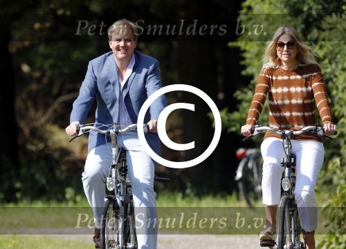 Wassenaar 7 juli 2012
Fotosessie met Prins Willem Alexander prinses Maxima Alexia Ariane en Amalia op landgoed de horsten.
Peter Smulder bv