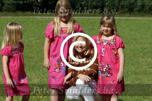 Wassenaar 7 juli 2012
Fotosessie met Prins Willem Alexander prinses Maxima Alexia Ariane en Amalia op landgoed de horsten.
Peter Smulder bv