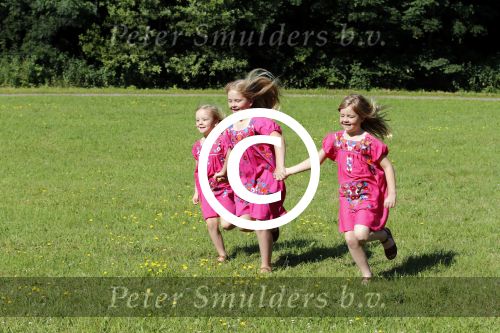 Wassenaar 7 juli 2012
Fotosessie met Prins Willem Alexander prinses Maxima Alexia Ariane en Amalia op landgoed de horsten.
Peter Smulder bv