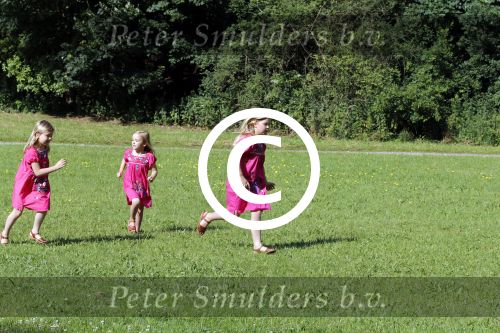 Wassenaar 7 juli 2012
Fotosessie met Prins Willem Alexander prinses Maxima Alexia Ariane en Amalia op landgoed de horsten.
Peter Smulder bv