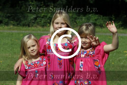 Wassenaar 7 juli 2012
Fotosessie met Prins Willem Alexander prinses Maxima Alexia Ariane en Amalia op landgoed de horsten.
Peter Smulder bv