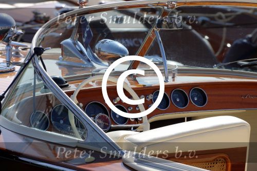 St Tropez 4 augustus 2012
Aantal riva\'s in de haven van St Tropez.
Peter Smulders bv