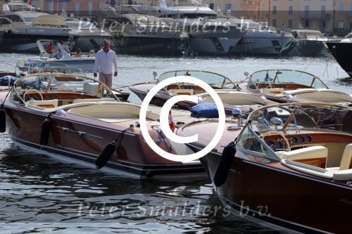 St Tropez 4 augustus 2012
Aantal riva\'s in de haven van St Tropez.
Peter Smulders bv