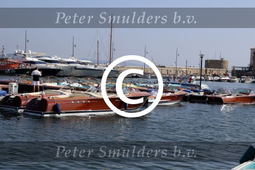 St Tropez 4 augustus 2012
Aantal riva\'s in de haven van St Tropez.
Peter Smulders bv