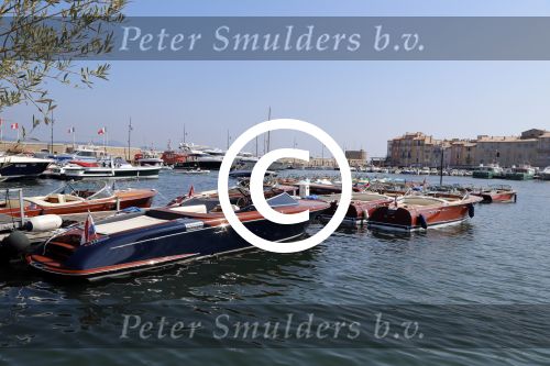 St Tropez 4 augustus 2012
Aantal riva\'s in de haven van St Tropez.
Peter Smulders bv