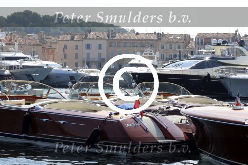 St Tropez 4 augustus 2012
Aantal riva\'s in de haven van St Tropez.
Peter Smulders bv