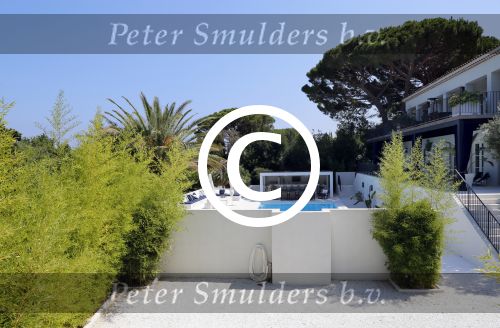 St TRopez 3 augustus 2012
Huis Reinout Oerlemans en Danielle Overgaag in St Tropez.
Peter Smulders bv