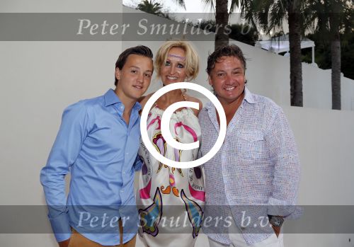 St Tropez 3 augustus 2012
Jan des Bouvrie viert zijn 70e verjaardag thuis bij hem in St Tropez. Rene Natasja en Didier Froger
Peter Smulders bv
