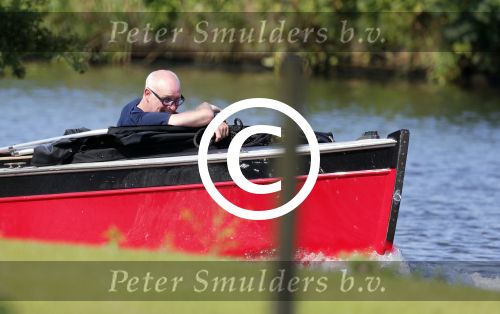 Vreeland 25 juli 2012
Maarten Spanjer met vriendin en Rene v d Gijp met vriendin aan het varen op de Vecht met sloep/boot Maarten.
Peter Smulders bv
