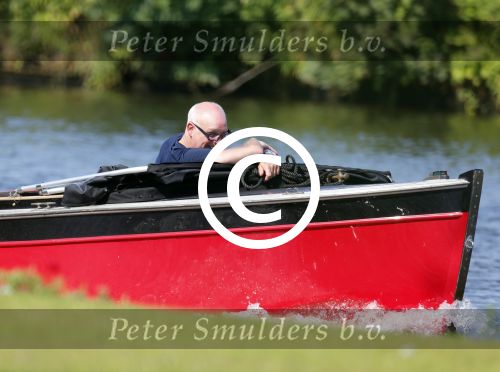 Vreeland 25 juli 2012
Maarten Spanjer met vriendin en Rene v d Gijp met vriendin aan het varen op de Vecht met sloep/boot Maarten.
Peter Smulders bv