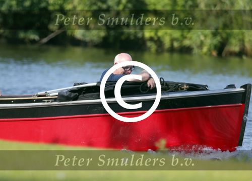 Vreeland 25 juli 2012
Maarten Spanjer met vriendin en Rene v d Gijp met vriendin aan het varen op de Vecht met sloep/boot Maarten.
Peter Smulders bv