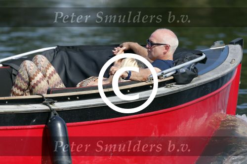 Vreeland 25 juli 2012
Maarten Spanjer met vriendin en Rene v d Gijp met vriendin aan het varen op de Vecht met sloep/boot Maarten.
Peter Smulders bv