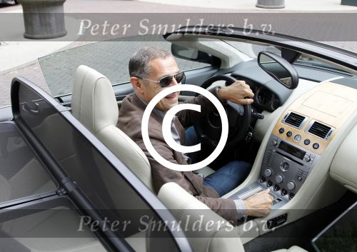Amsterdam 7 juni 2012
Ronald Kahn in zijn aston martin DB9 cabrio.
Peter Smulders bv