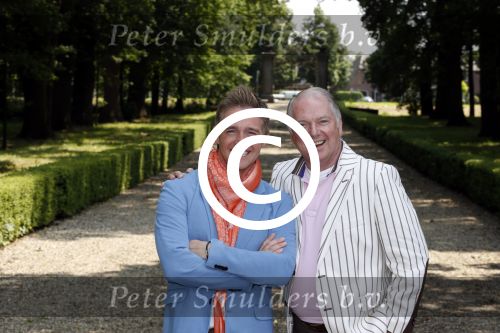 Nederhorst den Berg 20 juni 2012
Ronnie Tober en de belgische zanger Christoff in Nederhorst den Berg.
Peter Smulders bv