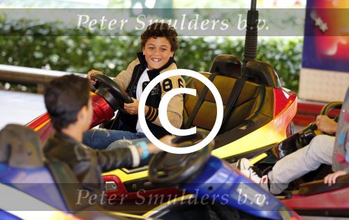 Laren 4 juli 2012
Kermis in laren . Angela v Hulten met zoons Justin en Ruben Kluivert
Peter Smulders bv